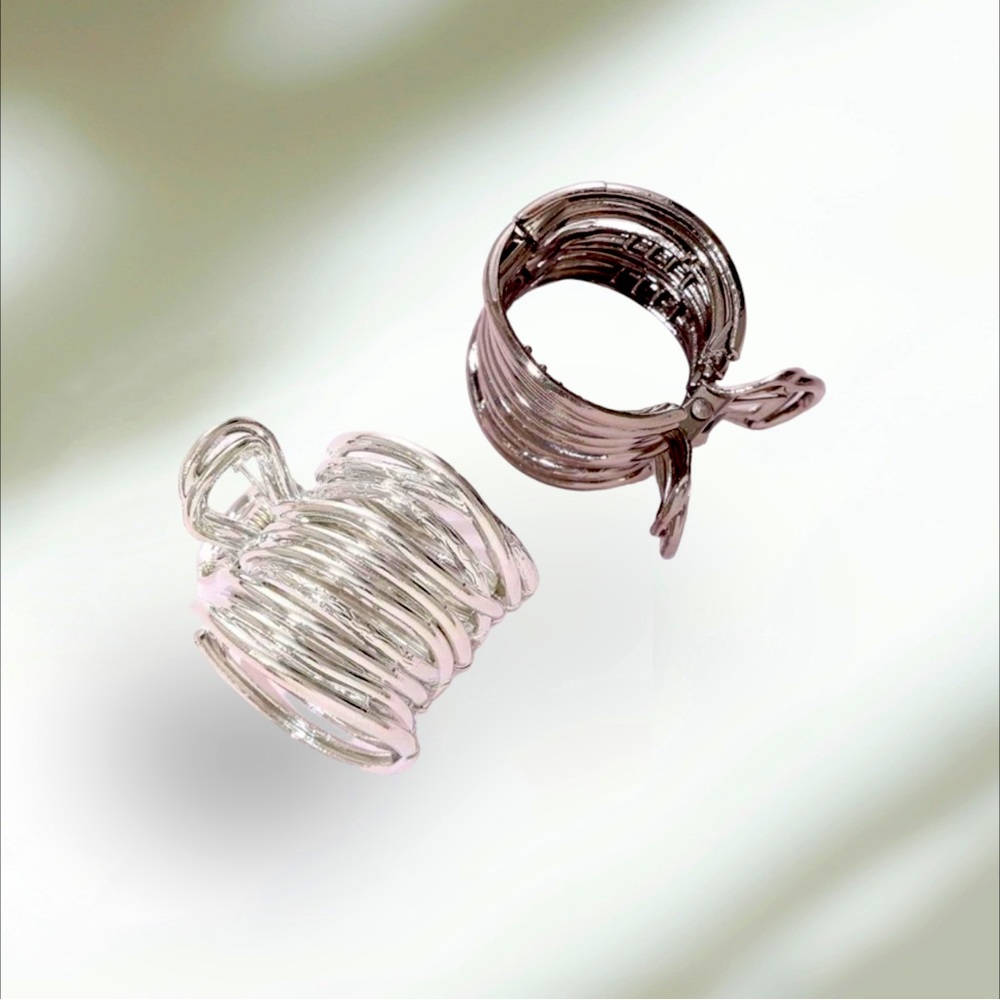 New - 2 beautiful Round Hair Clips